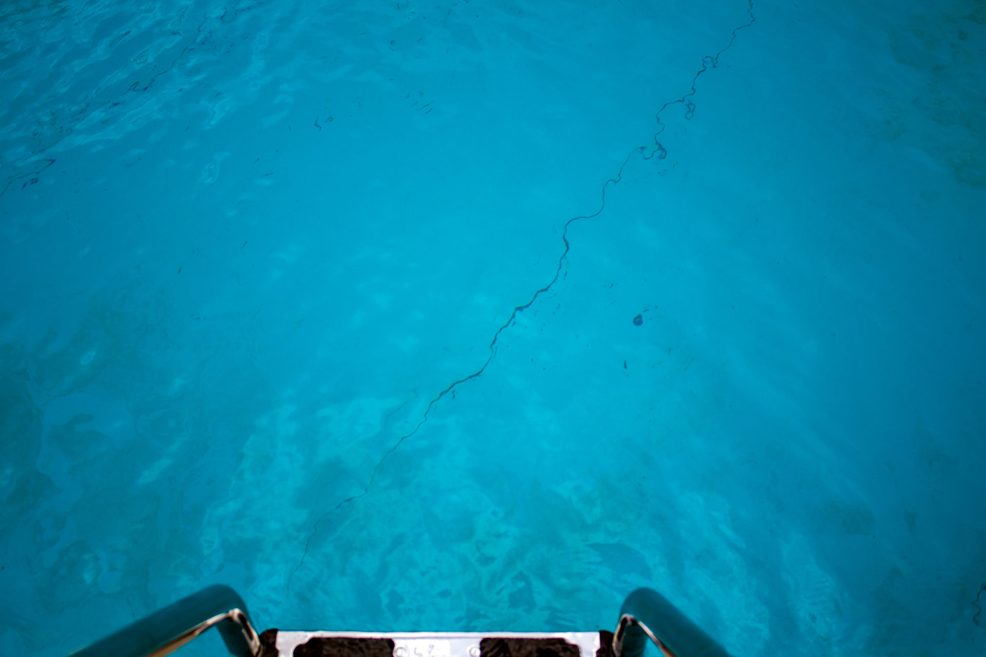 cracks in pool how to tell difference