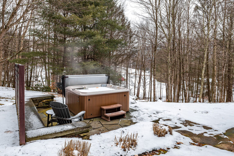 best outdoor hot tubs for cold climates